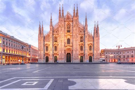 Milano Piazza Duomo .